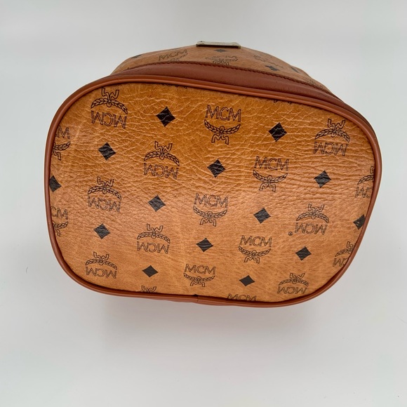 VGUC Authentic MCM Visetos Drawstring Bucket Shoulder Bag - Picture 5 of 15